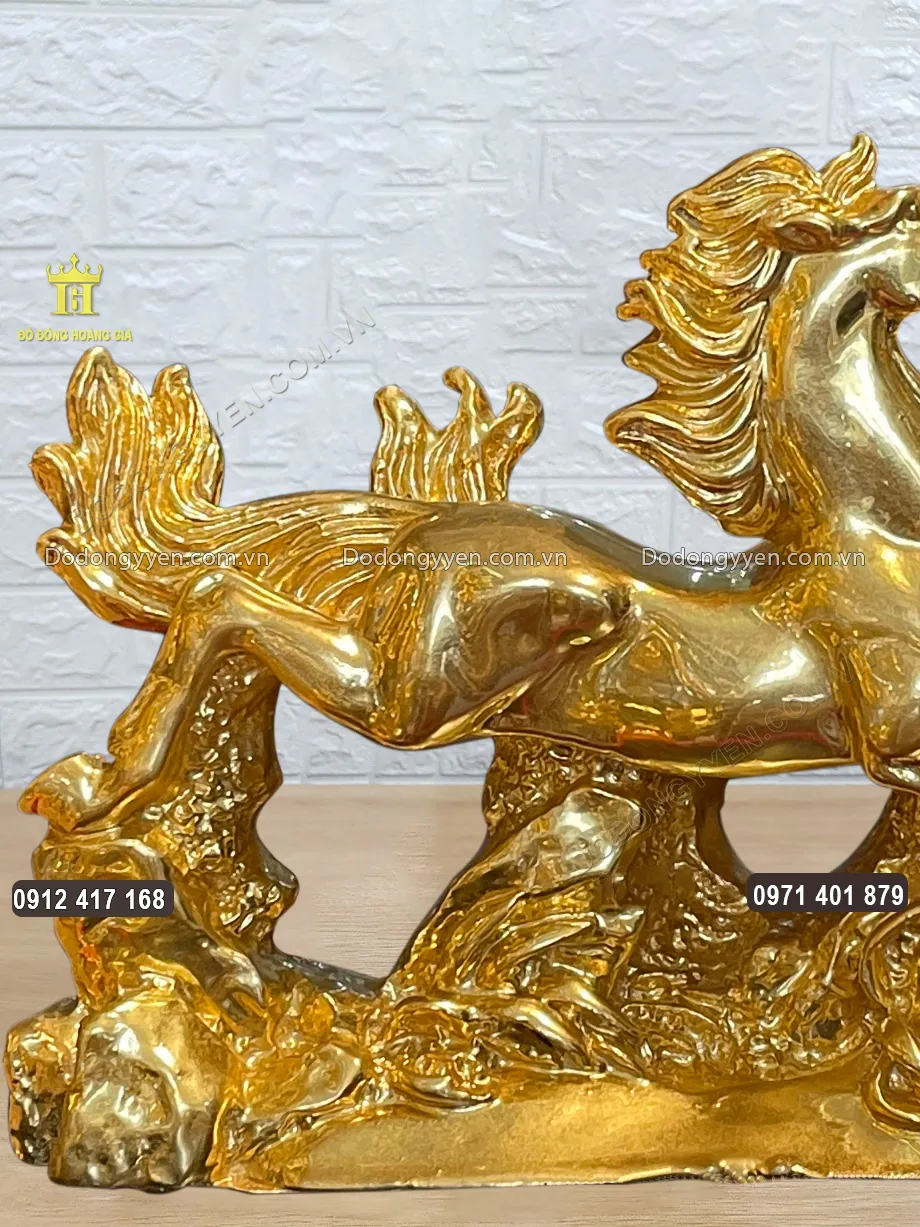 Từng họa tiết hoa văn được chăm ch&uacute;t tỉ mỉ